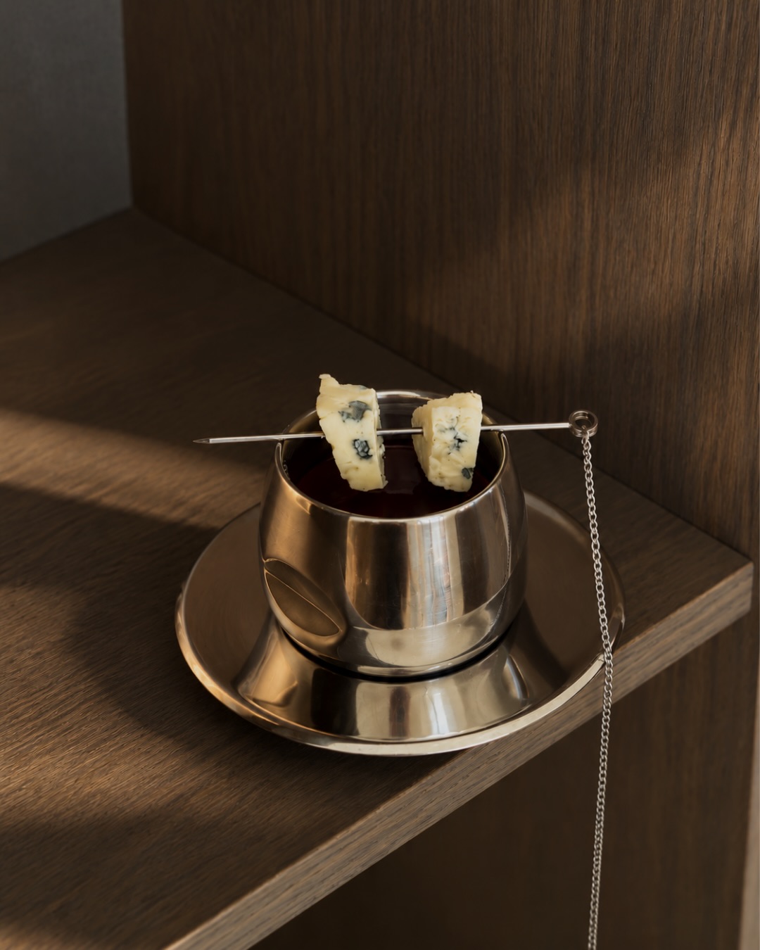 šį rudenį karštą šokoladą geriame kiek kitaip

su mėlynuoju sūriu 🍫

naujame rudens / žiemos meniu — jau greitai